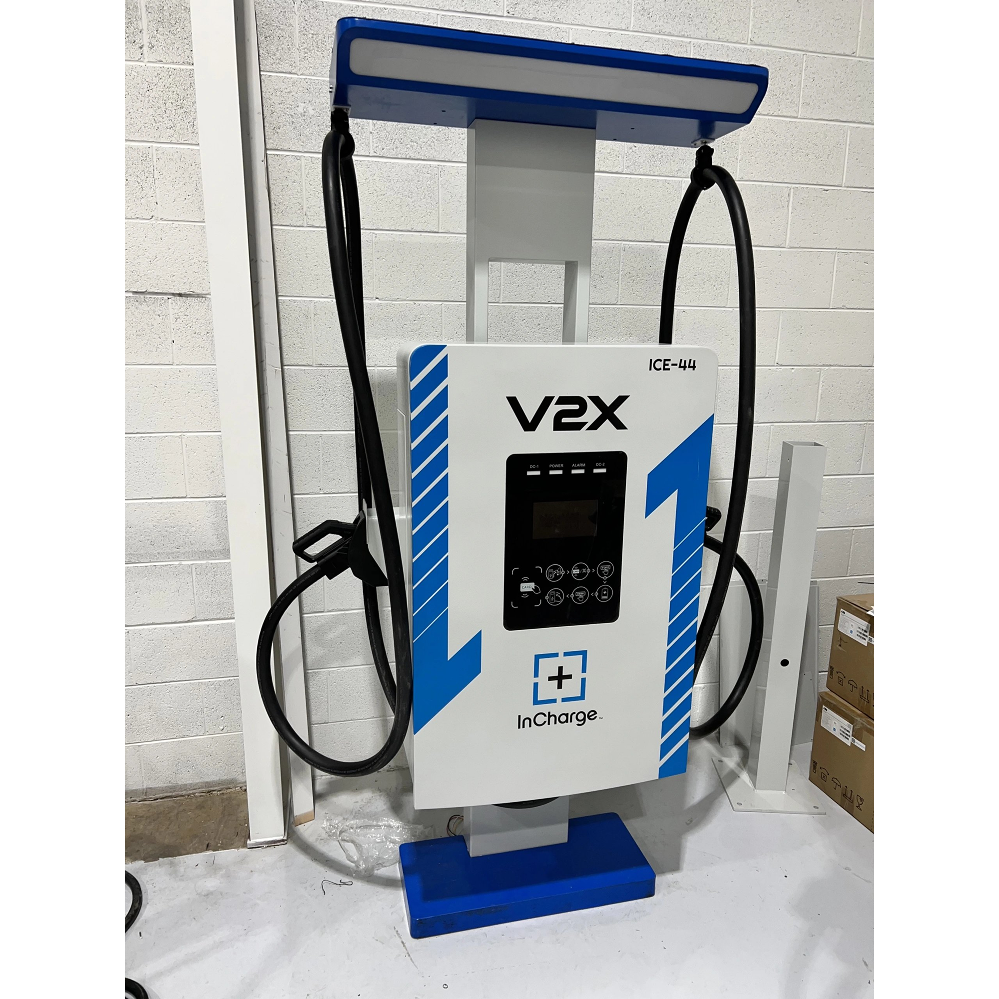 Light Bar Pedestal for ICE DC Wallboxes